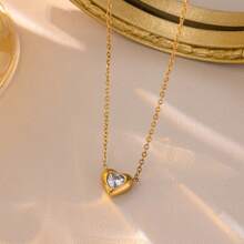1pc Minimalist Fashion Versatile Stainless Steel Heart Pendant Necklace, 18K Gold Plated Won't Fade, Unique Choker