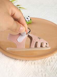 1 Pair Girls Embroidered Printed Magic Tape Design Flat Sandals Princess Shoes, Suitable For Spring, Autumn And Summer - Pink - View 8
