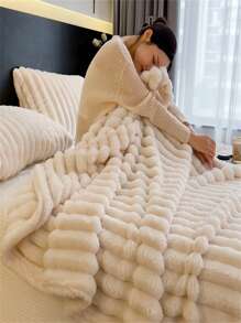 1pc Striped Soft & Comfortable Blanket, Suitable For Sofa, Bed, Home Use, All Seasons, Christmas, Halloween, Mother's Day Gift, Bedroom Decor, Camping, Plush Faux Fur, Milk Plush, Flannel Throw Blanket, Nap Blanket, Office Nap Blanket