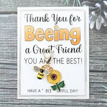 可爱迷你蜜蜂和向日葵钥匙扣口袋拥抱卡，附有感谢卡 - 金属材质，适合蜜蜂的最佳朋友礼物 - 美丽节、父亲节、毕业典礼、生日、情人节、圣诞节 - 鼓舞人心的鼓励信物，蜜蜂礼物，欢快的设计，精致的魅力工艺，汽车配件包魅力学校 - 彩色 - 查看 1