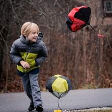 4 pezzi Giocattoli paracadute, soldati paracadutisti con paracadute per lancio manuale, giocattoli di modellini di paracadutisti, bambole con paracadute per attività all'aperto, giochi di lancio, adatti a bambini e adulti, giocattoli volanti emozionanti per esterno, piccoli regali per bambini, regali per feste di compleanno dei bambini