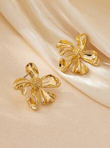 1 Pair Delicate Floral Stud Earrings For Women, Golden Color, Suitable For Everyday Wear, Parties, Gatherings, Valentine's Day Gift