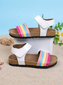 1 par de nuevas sandalias planas de moda para niñas con decoración arcoíris, versátiles para usar en exteriores, viajes y días festivos