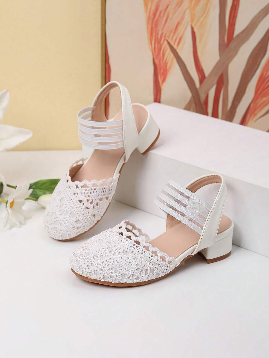 1 双时尚高跟白色花卉装饰凉鞋，女童高跟舞鞋，公主鞋适合学生表演、日常活动、婚礼