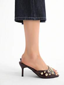 Giày sandal cao gót màu đen đính đinh tán mới năm 2025, kiểu dáng thanh lịch, đa năng, mũi nhọn dành cho nữ. - màu nâu - Xem 4