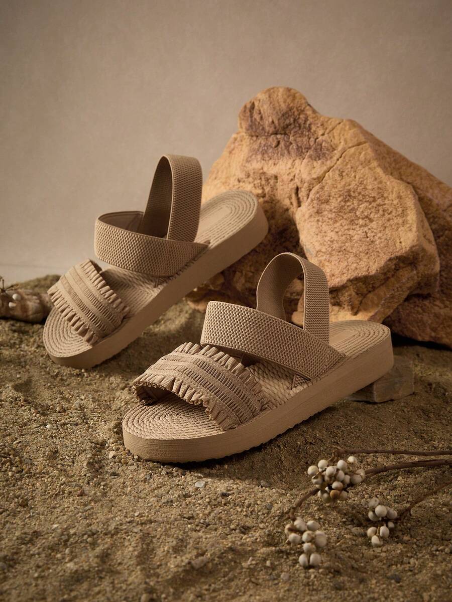Tropiscape Giày sandal nữ Kate Michal Four Seasons phong cách Pháp lãng mạn cổ điển, đơn giản, thoải mái, tinh tế, sang trọng, phù hợp cho kỳ nghỉ ở Rome, bãi biển, tiệc tùng. Màu kaki, xếp ly, mũi tròn, đế bằng. Phong cách cung đình Ý, ngọt ngào, dễ thương, thanh lịch, cao cấp, thoải mái và thoáng khí, nhẹ, hở mũi, phù hợp để phối với váy và quần. Màu nâu, mũi tròn, gót dốc. Phong cách Bohemian thư giãn, kỳ nghỉ biển, quà tặng mùa thu đông, phong cách cottagecore, trang phục mùa hè.