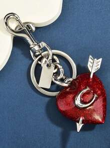 1 pièce Porte-clés en forme de cœur avec lettre cerise, en alliage de zinc élégant et à la mode, personnalisé. Porte-clés cerise polyvalent et haut de gamme, unique, accessoire de sac, pendentif. Cadeau créatif spécial, accessoires de voiture, charms de sac
