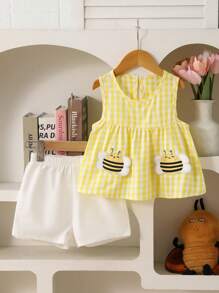 2PCS Girls' Checkered Vest Set Sleeveless Loose-Fit Top With Ruffled Hem & Embroidered Bee DetailsMatching Elastic-Waist Shorts Perfect For Park Playdates And Beach Vacations(Age 2-3,4-5,6-7Y)