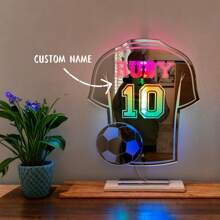 [Individuelles Produkt] 1 Stück 37*42cm personalisiertes Geschenk für Jungs, individueller Name, Fußball & Trikot Design, LED Wandspiegel Neonlicht USB betrieben, für Wohnzimmer, Schlafzimmer, LED Nachtlicht, Weihnachten, Halloween, Geburtstaggeschenk für Jungs