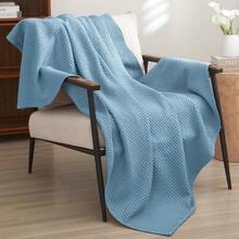 Entrega local - Manta de algodón lavada previamente con tejido de franela en tamaño queen para cama, manta de tiro a prueba de enganchones para sofá primavera-verano, ligera y transpirable, certificada Oeko-TEX, lavable a máquina, regalo de decoración del hogar- Blanca - Neblina azul - Ver 2