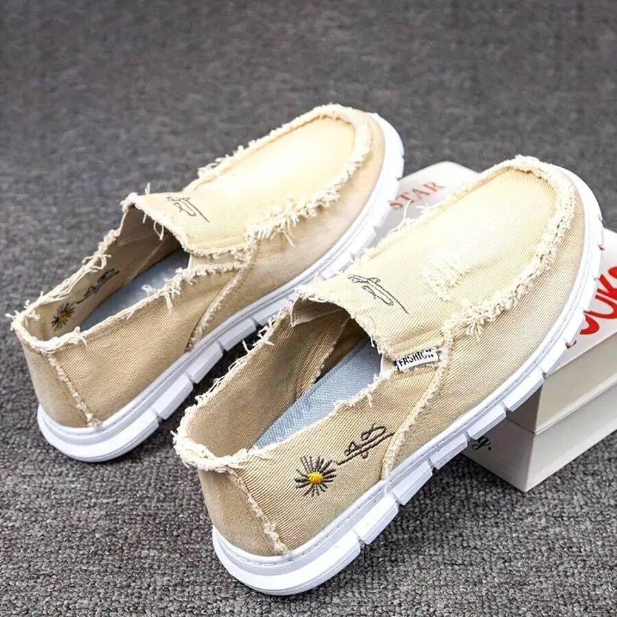 Four Seasons Slip-On Unisex Canvas Shoes Are Comfortable And Versatile With Low-Top Shoes With Soft SolesThe Size Runs Half A Size Larger. - 卡其色 - 查看 1