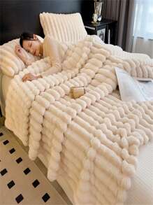 1pc Striped Soft & Comfortable Blanket, Suitable For Sofa, Bed, Home Use, All Seasons, Christmas, Halloween, Mother's Day Gift, Bedroom Decor, Camping, Plush Faux Fur, Milk Plush, Flannel Throw Blanket, Nap Blanket, Office Nap Blanket