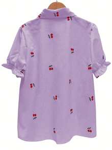 女士独特樱桃印花白色衬衫 - 荷叶边袖、不对称下摆、短袖休闲外套，适合春夏穿着、周末休闲穿着 | 荷叶边袖上衣 | 印花衬衫 - 紫色 - 查看 3