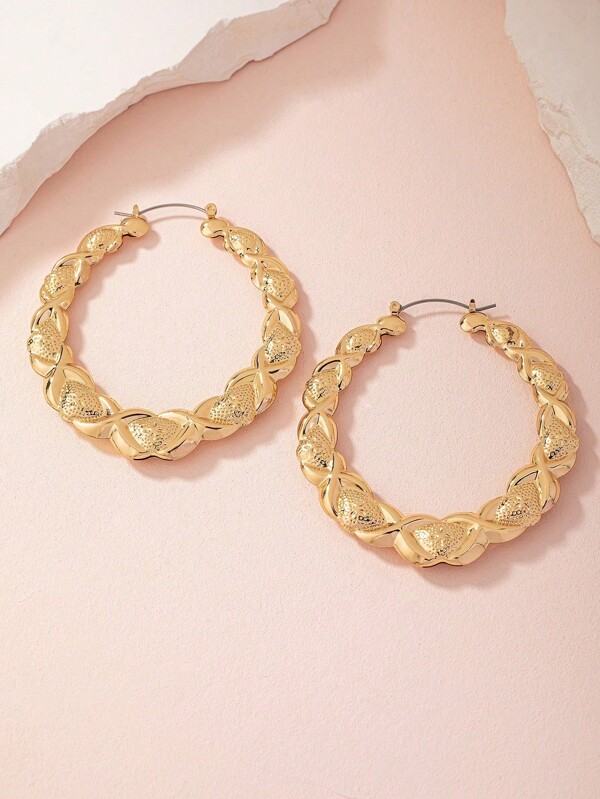 1 Pair 18K Gold Plated Copper Hoop Earrings, Beautifully Designed With Vintage Embossed Patterns. Stainless Steel Ear Posts For Comfortable And Durable Wear.