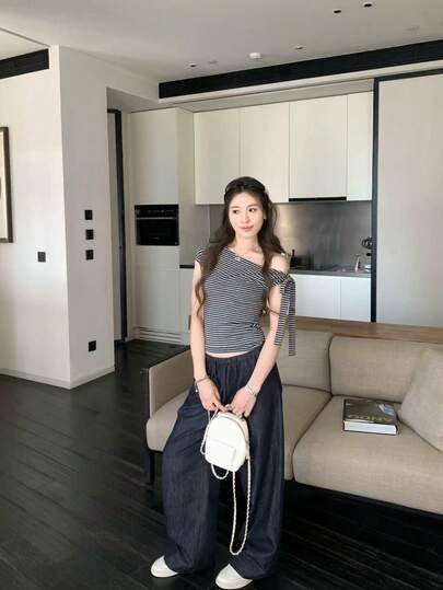 1pc Women Single Strap Shoulder Short Sleeve T-Shirt, Stylish Fitted Crop Top