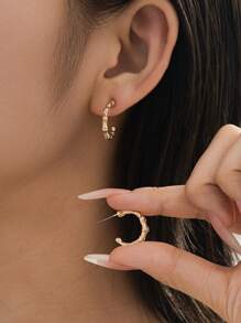 6er Set modische goldene Bambus Knotenimitation Kreuz Gekräuselt Gezackt Strass Geometrische Damen Ohrringe, vielseitig einsetzbar für Alltag, Party, Musikfestival