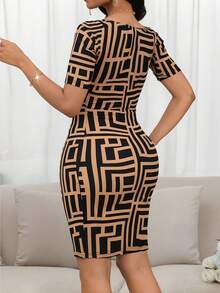 SHEIN Lady Vestido ajustado con cuello de corazón y estampado geométrico para mujeres - Multicolor - Ver 2