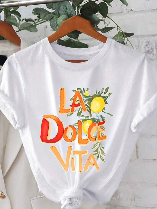 T-shirt imprimé de fruits de citron, style minimaliste et décontracté pour le printemps et l'été 2025 - T-shirt d'été vibrant de la côte amalfitaine, design de voyage en Italie, col rond décontracté pour femmes, lavage machine, tenue de plage, graphiques ludiques, convient pour le printemps, l'été, l'automne, la tenue décontractée d'extérieur