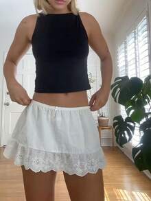 Women Y2k Lace Mini Skirt Boho Low Waist Floral Eyelet Short Skirt Cute Ruffle Hem Concert Beach Skirt - White - View 2