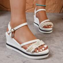 Sandalias con plataforma para mujer, tacón alto de unicolor con adorno de perlas al estilo bohemio, calzado casual para playa y vacaciones de verano