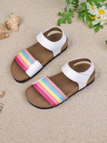 1 par de nuevas sandalias planas de moda para niñas con decoración arcoíris, versátiles para usar en exteriores, viajes y días festivos
