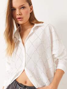 BIANCO LUCCI 女式仿珍珠装饰落肩长袖宽松衬衫秋季女装复古风格朴素教师装 - 白色 - 查看 3