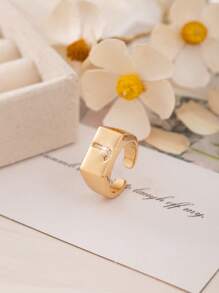 1 Stück modischer minimalistischer Buchstaben 26 Buchstaben quadratischer offener Ring, geeignet für tägliches Dekor-Tragen, kann ein Geschenk für Liebhaber, Freunde, Familie an Geburtstag, Feiertag, Jahrestag sein