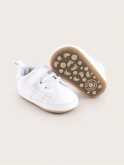 1双幼儿男童撞色PU魔术贴平底休闲鞋，适合春秋季穿着