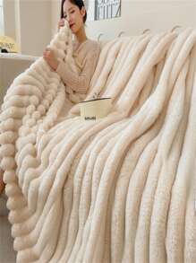 1pc Striped Soft & Comfortable Blanket, Suitable For Sofa, Bed, Home Use, All Seasons, Christmas, Halloween, Mother's Day Gift, Bedroom Decor, Camping, Plush Faux Fur, Milk Plush, Flannel Throw Blanket, Nap Blanket, Office Nap Blanket
