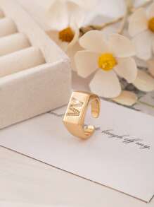1 Stück modischer minimalistischer Buchstaben 26 Buchstaben quadratischer offener Ring, geeignet für tägliches Dekor-Tragen, kann ein Geschenk für Liebhaber, Freunde, Familie an Geburtstag, Feiertag, Jahrestag sein