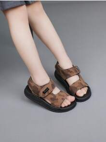 幼儿迷彩凉鞋，新款夏季男童鞋休闲防滑露趾软底沙滩凉鞋