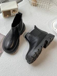 女孩仿皮材质无圆头中帮无厚底酷炫休闲风格靴子日常旅行、秋冬、购物等场合