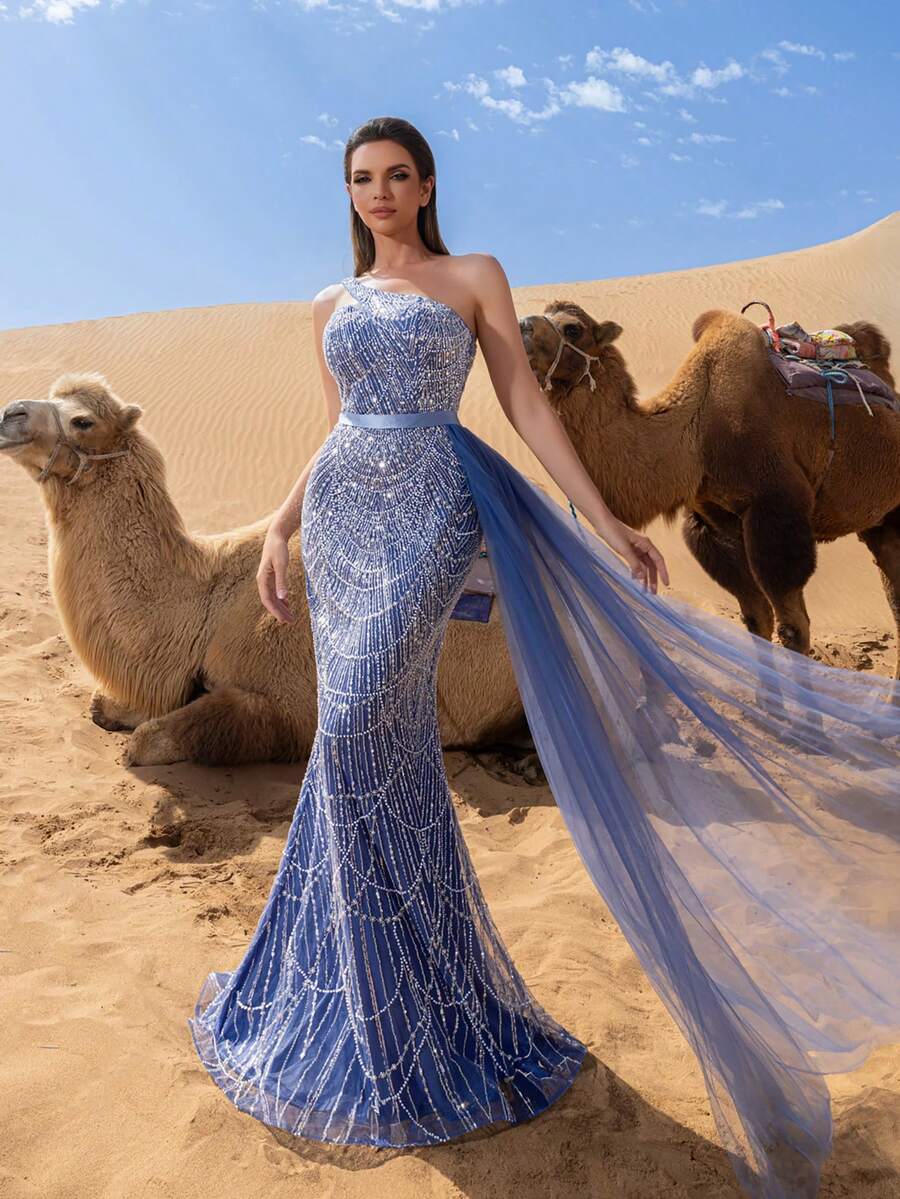 Faeriesty 风格奢华的单肩美人鱼晚礼服，配有飘逸的侧裙——红毯活动、黑色领带晚会、婚礼宾客服装、正式仪式和高调派对 - 霧霾藍 - 查看 1