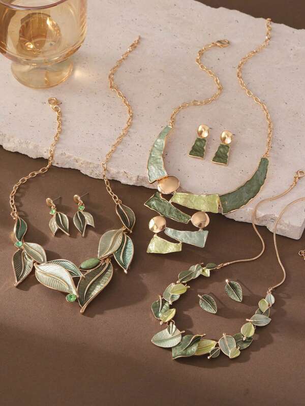 Bohemian Style Green Leaf & Horn Shaped Alloy Jewelry Set For Women (Earrings & Necklace), Versatile For Party, Holiday & Daily Wear