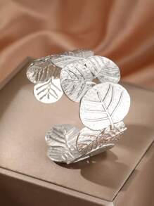 1pc Minimalist Stainless Steel Leaf Bracelet, Suitable For Women To Wear Daily, Party, Gathering