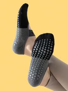 1 Pair Women Silicone Strap Anti-Slip Breathable Comfortable Yoga/Sports/Running Short Socks Christmas Gift - Black - View 2