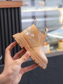 1 双儿童秋冬新款侧拉链刺绣靴，时尚百搭女童刺绣户外防滑靴