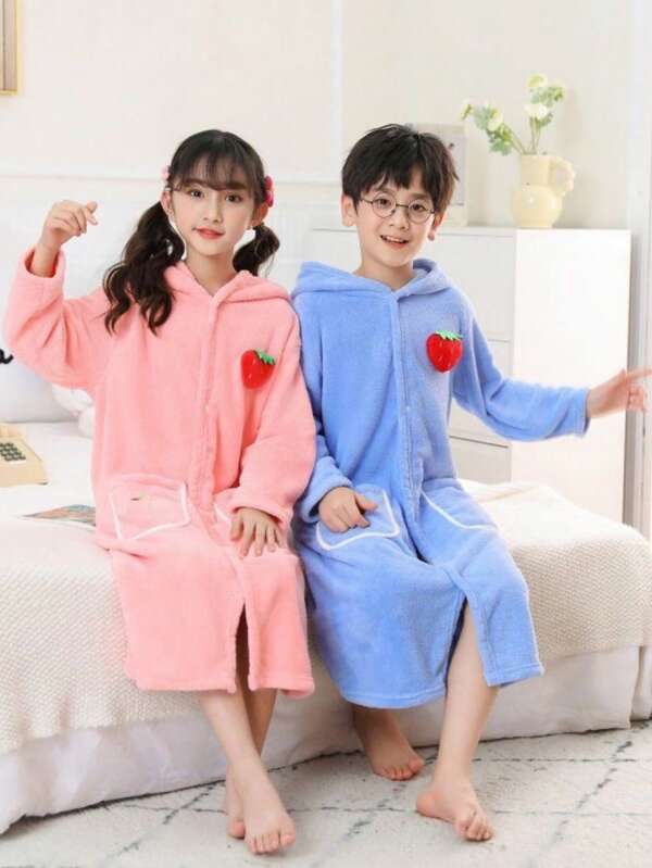 1pc Kids Cute Rabbit & Strawberry Hooded Loose Fit Bathrobe