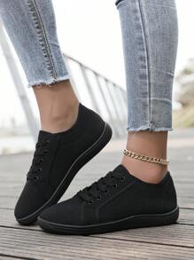 أحذية رياضية جديدة للربيع والصيف بخمصة واسعة مريحة وبسيطة، أحذية رياضية منخفضة الرقبة أحادية اللون، خفيفة وهادئة، مناسبة للارتداء اليومي العادي