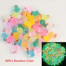 100 Stücke Mini Glitzer Enten, bunte kleine Harzerenten, leuchtende Mini Harzerenten, können als versteckte Kunststofftier-Figuren verwendet werden, für Puppenhaus Miniaturen, Landschaftsgestaltung, Aquarien-Dekoration, ideale Geschenke (zufällige Farbe) - Verschiedenfarbig - Übersicht 10