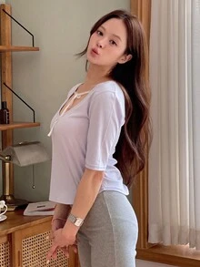 Áo thun ngắn tay dáng lửng cổ tròn thấp "Awake" bằng satin chi tiết ruy băng của YIU Summer dành cho nữ, thích hợp mặc hàng ngày. - Màu tím - Xem 7