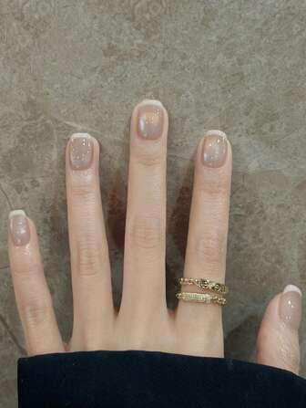 30 pièces Ongles faux Y2K, forme en amande, style chat, rose avec dégradé de paillettes. Faux ongles acryliques ultra brillants à clipser pour un look mode, mignon, minimaliste et élégant. Ensemble de nail art avec faux ongles détachables, convient pour les vacances, les soirées, les sorties entre amis et l'utilisation quotidienne.