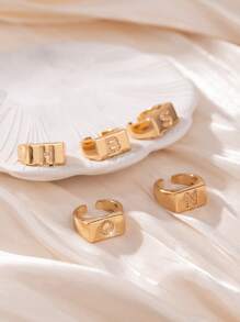 1 Stück modischer minimalistischer Buchstaben 26 Buchstaben quadratischer offener Ring, geeignet für tägliches Dekor-Tragen, kann ein Geschenk für Liebhaber, Freunde, Familie an Geburtstag, Feiertag, Jahrestag sein