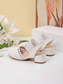 1 双时尚高跟白色花卉装饰凉鞋，女童高跟舞鞋，公主鞋适合学生表演、日常活动、婚礼