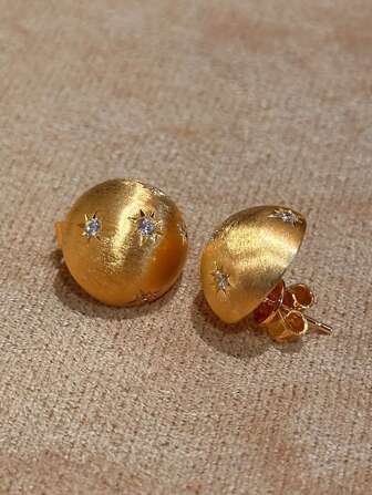 1pc Gold Textured Rhinestone Inlaid Round Stud Earrings, Niche Design, Versatile Vintage Style, Suitable For Women's Daily Wear (Shipped Without Box)