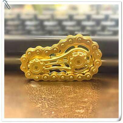 2025 New! Fidget Gear Chain - Metal Finger Spinner, Robotic Hand Fidget Toy. Viral Stress-Relief Gear With Perfect Creativity. , Gear Toy, Anxiety Relief Gadget - Must-Have! Stitch Toys, Travel Toys, Classroom Fidget Toys, Mini Stuff, Bath Toys, Christmas Stationery, Stress Ball, Birthday Gift, Christmas Gift, Halloween Gift, Perfect Gift, Gift