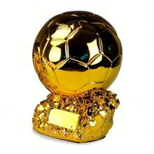1 pièce Trophée de football doré en résine - Conception réaliste de ballon de soccer avec couture détaillée, idéal pour la décoration thématique des sports, utilisation intérieure/extérieure, parfait pour Noël, Thanksgiving, la fête des pères, la remise des diplômes et la fête nationale des grands-parents, décoration intérieure et extérieure | Décoration thème football | Conception de couture détaillée, décoration football