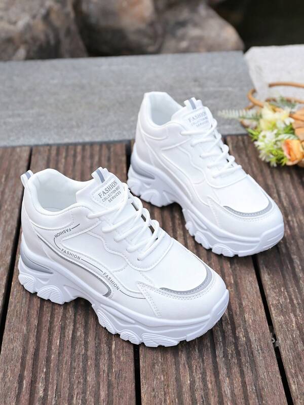 1 par de zapatos deportivos casuales de mujer con rayas grises y blanco, con plataforma y suela gruesa, zapatillas chunky, con plantilla interior que aumenta la altura, adecuados para uso diario, vacaciones, citas, etc. Zapatos deportivos casuales, con efecto de lentejuelas, estilo clásico simple, altura de 7,5 cm