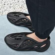 EVA Men Women Clogs Foam Runner Shoes For Women Men, Hollow Cloud Slippers Lightweight Slip-On Walking Sneakers Breathable Soft Beach Sandals Breathable Non-Slip Beach Shoes Casual Fashion Sports Sandals One Pair Arch Support Sandals - 黑色 - 查看 7