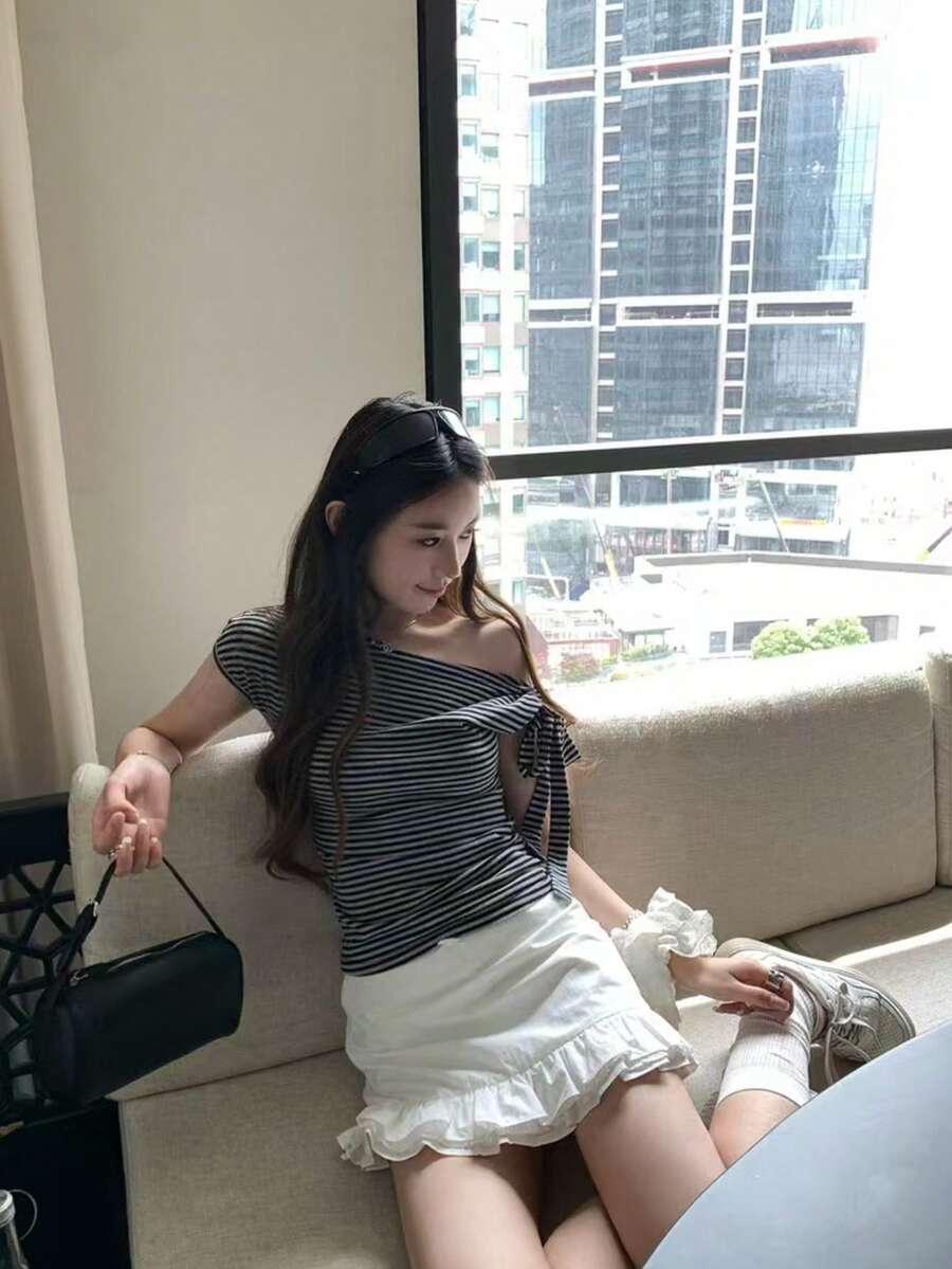 女士单肩短袖T恤，时尚修身露脐上衣，休闲夏季款 - 灰色 - 查看 1